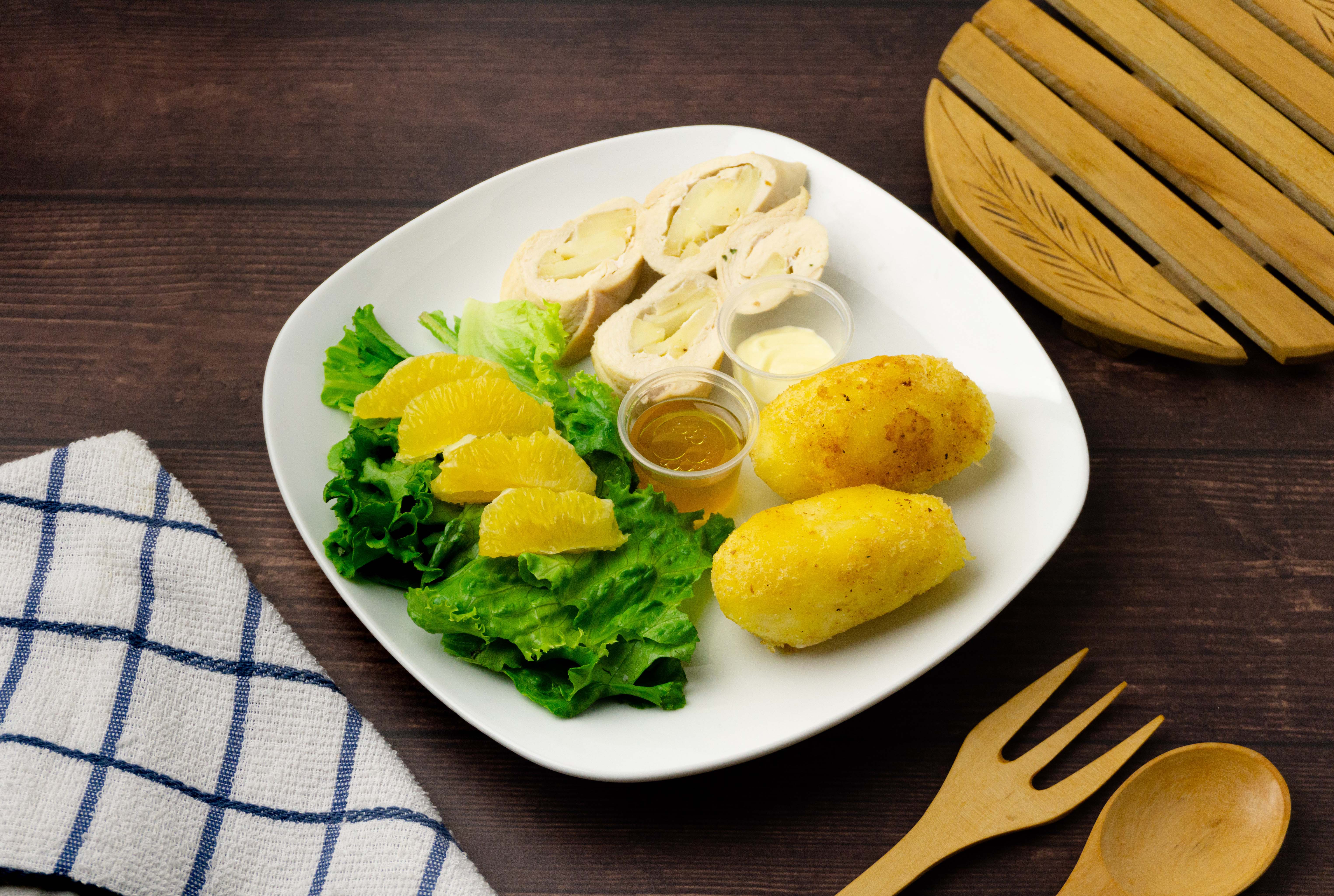 Balotina de pollo rellena de pera