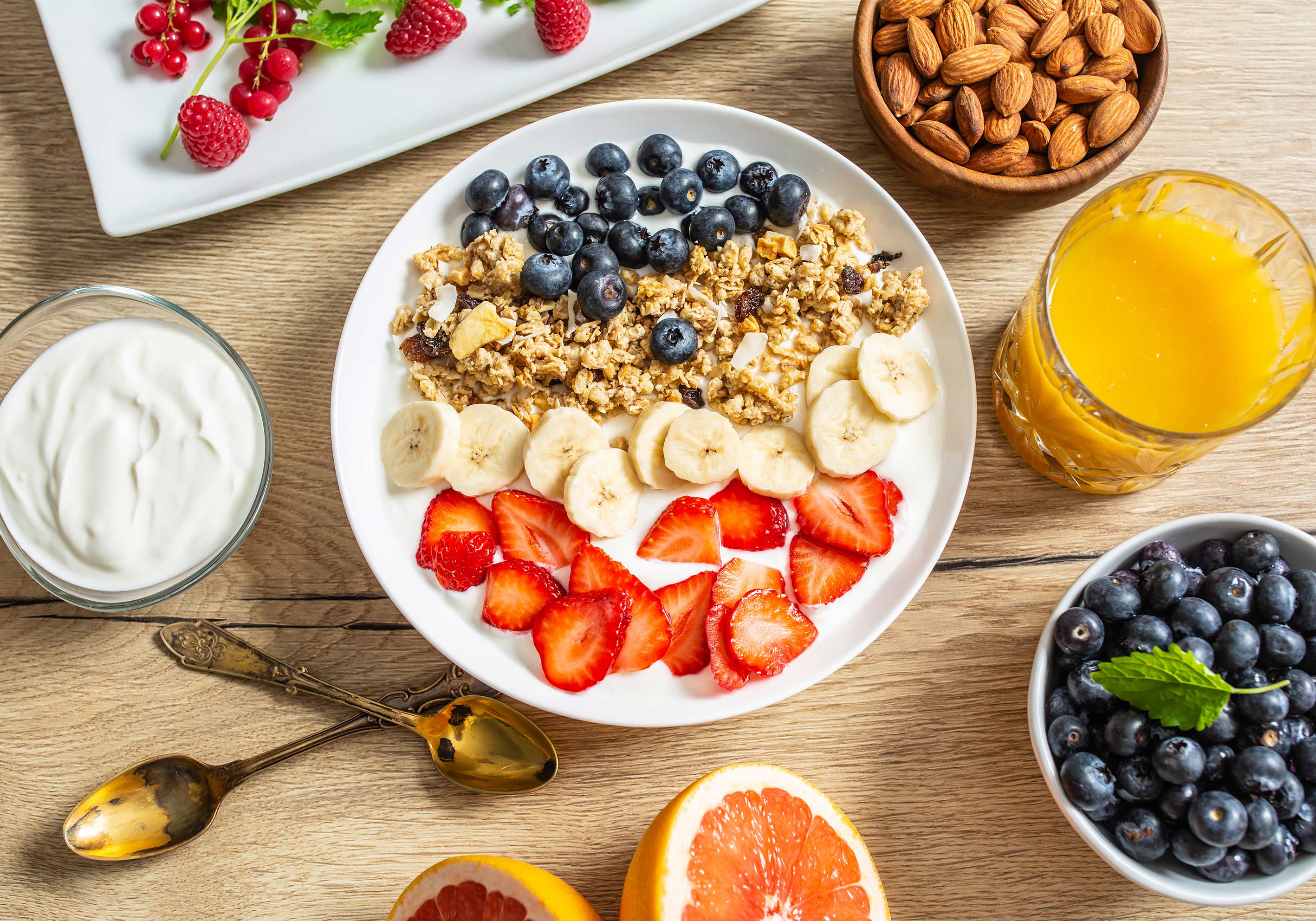 5 desayunos saludables para sorprender a mamá en su día
